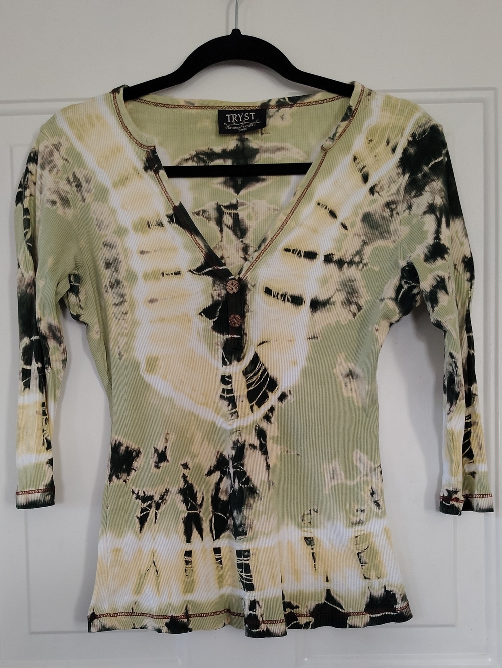 Tryst Women's Sage Black Cream Tie-Dye Henley 3/4 Sleeve Top